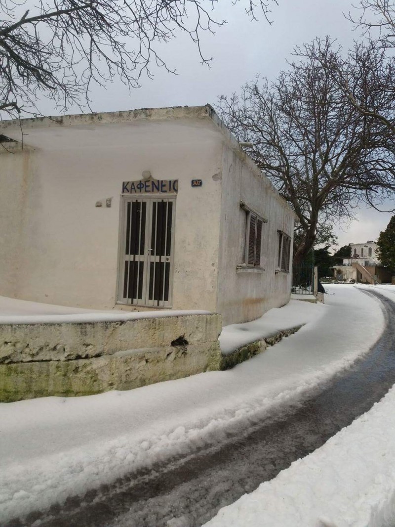 Зимний Крит: фото заснеженной деревни Калликратис (Сфакья)