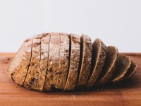 Δύο έξυπνα κόλπα για να παραμείνει περισσότερες ημέρες φρέσκο το ψωμί
