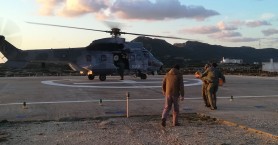 Υπάλληλοι της ΔΕΔΔΗΕ μεταφέρθηκαν με ελικόπτερο στα Αντικύθηρα (φωτο) 