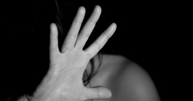 Κρήτη: Σε δίκη η υπόθεση βιασμού 19χρονης- Κατηγορούνται ότι έβαλαν στον κόλπο της χρήματα
