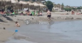 Μίκρυνε η παραλία στα Χανιά  λόγω της διάβρωσης και μετέφεραν τις ομπρέλες (φωτο)