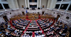 Τριήμερη συζήτηση στη Βουλή για την πρόταση μομφής που κατέθεσε ο Αλ. Τσίπρας