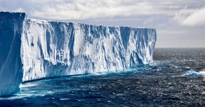 Ανταρκτική: Τεράστιο παγόβουνο «απελευθέρωσε» 152 δισ τόνους νερού