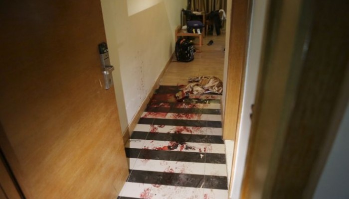 Ανατριχιαστικές φωτο από το ξενοδοχείο που χτύπησαν τρομοκράτες στο Μάλι