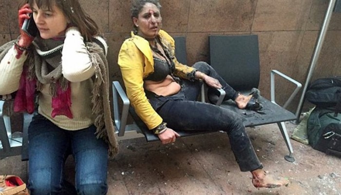 Η «αεροσυνοδός - σύμβολο» των επιθέσεων στις Βρυξέλλες βγήκε από το κώμα