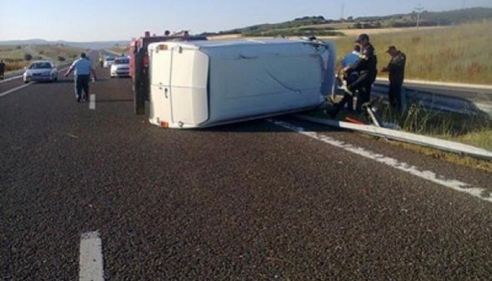 Ανατράπηκε φορτηγό αυτοκίνητο στο Ηράκλειο