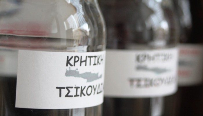 Παράταση στη μειωμένη φορολογία για τσικουδιά και τσίπουρο ζητά η Ελλάδα