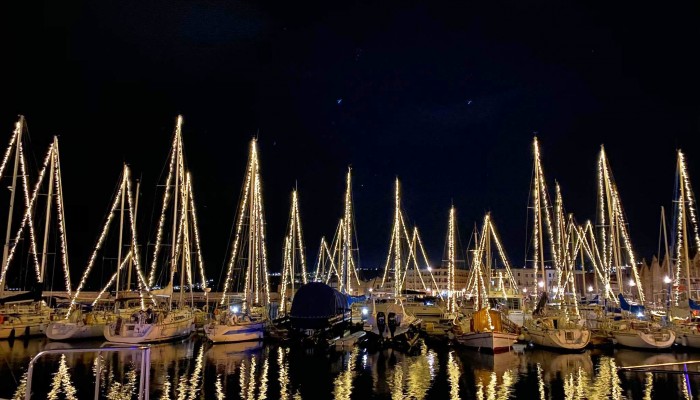 Την Πέμπτη η φωτοδότηση του νέου Χριστουγεννιάτικου δέντρου στο Ενετικό Λιμάνι Χανίων