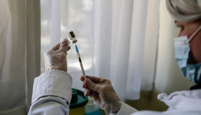Σταθεροποίηση της πανδημίας φέρνουν οι εμβολιασμοί και οι ενισχυτικές δόσεις στη Δανία