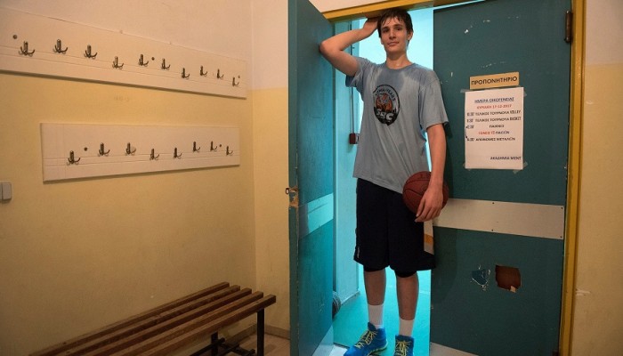 Θλίψη: Πέθανε ο 20χρονος ύψους 2,20μ. μπασκετμπολίστας Θωμάς Κατσαούνης