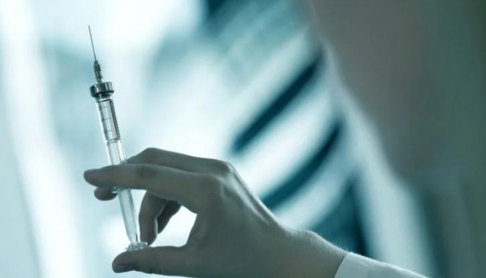 Γερμανία – Επιχειρηματίας έφτιαξε δικό του εμβόλιο παράνομα και ξεκίνησε να το διαφημίζει