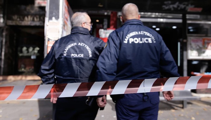 Άνδρας ντυμένος νίντζα ​​επιτέθηκε με σπαθί σε γυναίκες αστυνομικούς στη Γαλλία