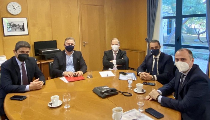 Επαφές Δημάρχου Μ. Φραγκάκη με κυβερνητικά στελέχη για την επίλυση προβλημάτων από σεισμό