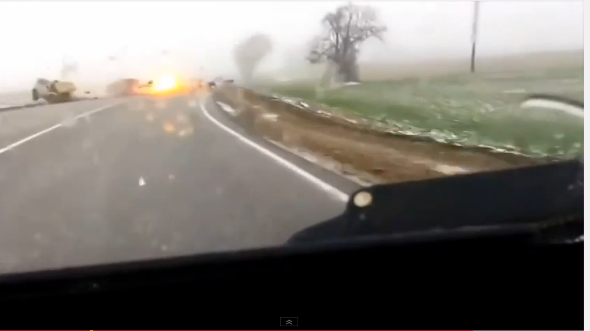 Βίντεο: Κεραυνός χτυπά αυτοκίνητο ληστών σε καταδίωξη και το διαλύει