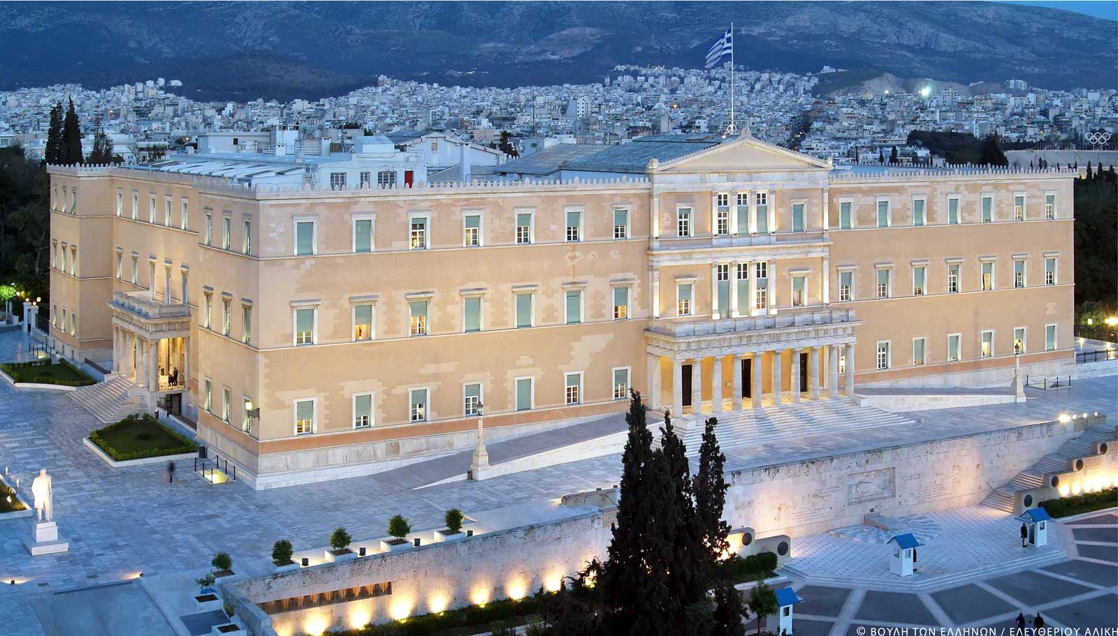 Στο 36,1% ο ΣΥΡΙΖΑ, “θρίλερ” για την αυτοδυναμία, τρίτο κόμμα η ΧΑ