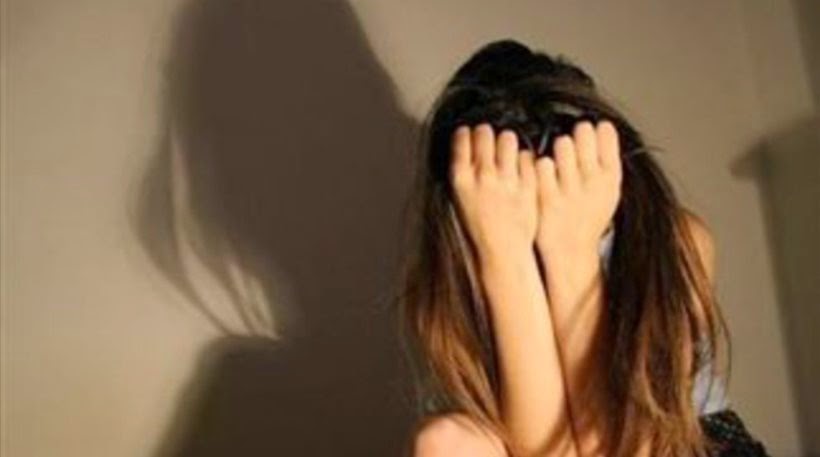 Ζευγάρι κατηγορείται ότι εξέδιδε τη 15χρονη κόρη του
