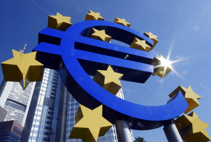 Η ποσοτική χαλάρωση βελτιώνει τις οικονομικές επιδόσεις της ευρωζώνης