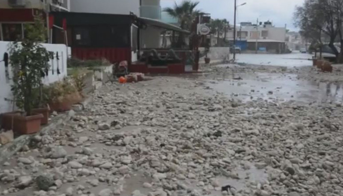 Εικόνες χάους στην Αλμυρίδα – Η στεριά έγινε βυθός (βίντεο)