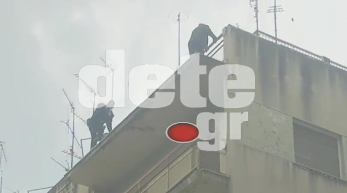 Αστυνομικός στην Πάτρα σώζει άντρα που απειλούσε να αυτοκτονήσει (βίντεο)