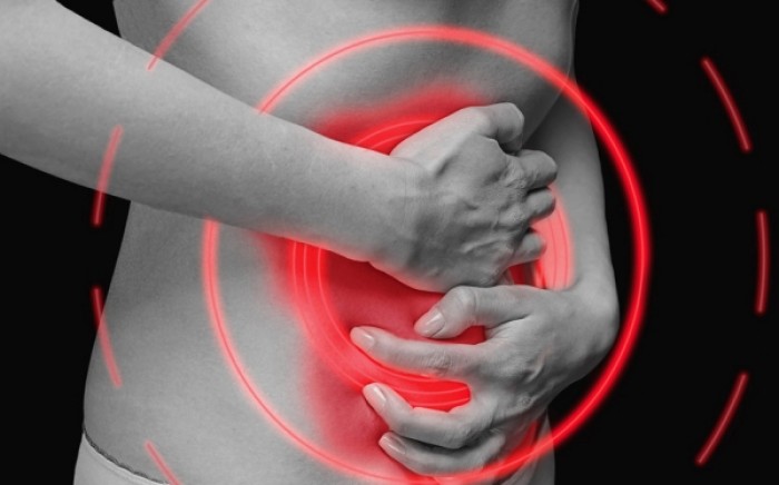Πόνος στην κοιλιά: Τι δείχνει όταν είναι δεξιά και τι όταν είναι αριστερά