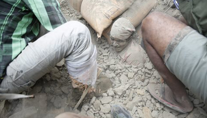 Ισχυρότατη σεισμική δόνηση 7,9 Ρίχτερ στο Νεπάλ – Εκατόμβη νεκρών