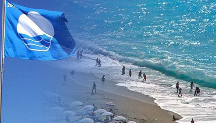Το 1/4 των Γαλάζιων Σημαιών πανελλαδικά, κυματίζει στην Κρήτη