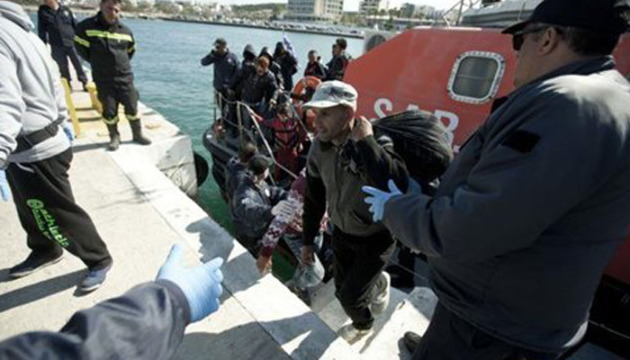 Πάνω από 1.100 μετανάστες έφτασαν σε ελληνικά νησιά το τριήμερο