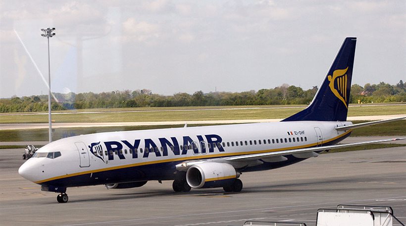«Stop» στις πληρωμές των Ελλήνων με πιστωτικές κάρτες από την Ryanair