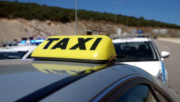 Ταξιτζής έδειξε τα γεννητικά του όργανα σε 13χρονη
