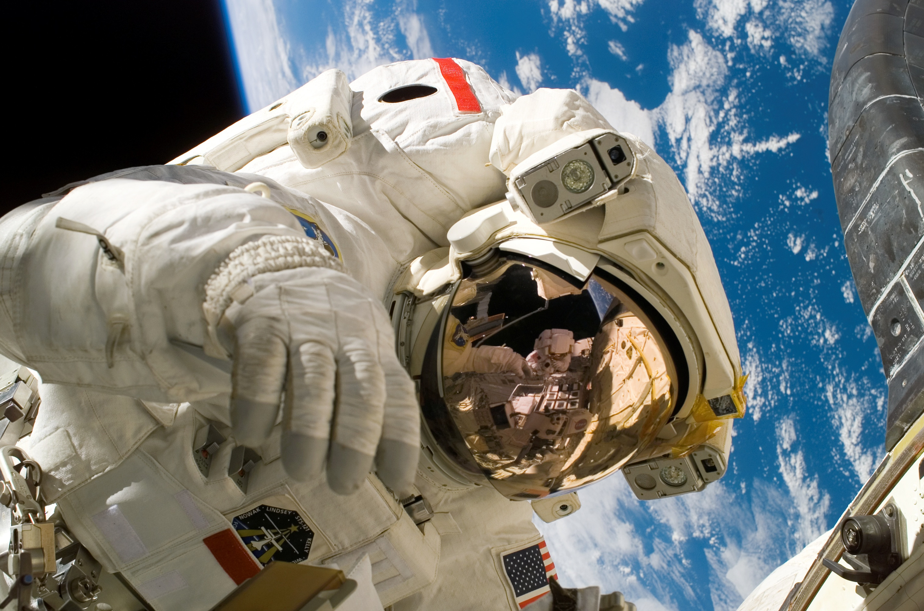 Η ΝΑΣΑ ψάχνει να προσλάβει αστροναύτες – Δείτε πόσα θα τους πληρώνει