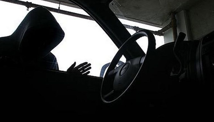 Δύο νεαροί “έσπαγαν” αυτοκίνητα στον Αποκόρωνα Χανίων
