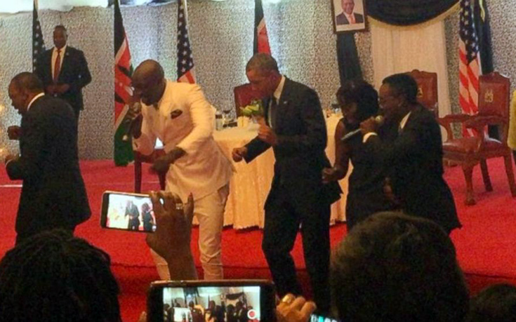 Ο Ομπάμα χόρεψε το «κενυάτικο Gangam Style» (βίντεο)