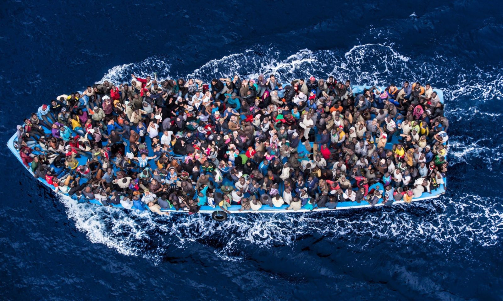 Ιταλία: Νέα τραγωδία με πάνω από 40 μετανάστες νεκρούς