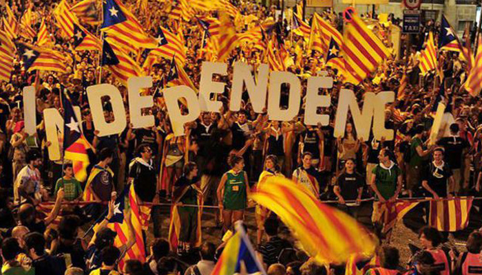 Στις κάλπες οι Καταλανοί για την ανεξαρτησία τους