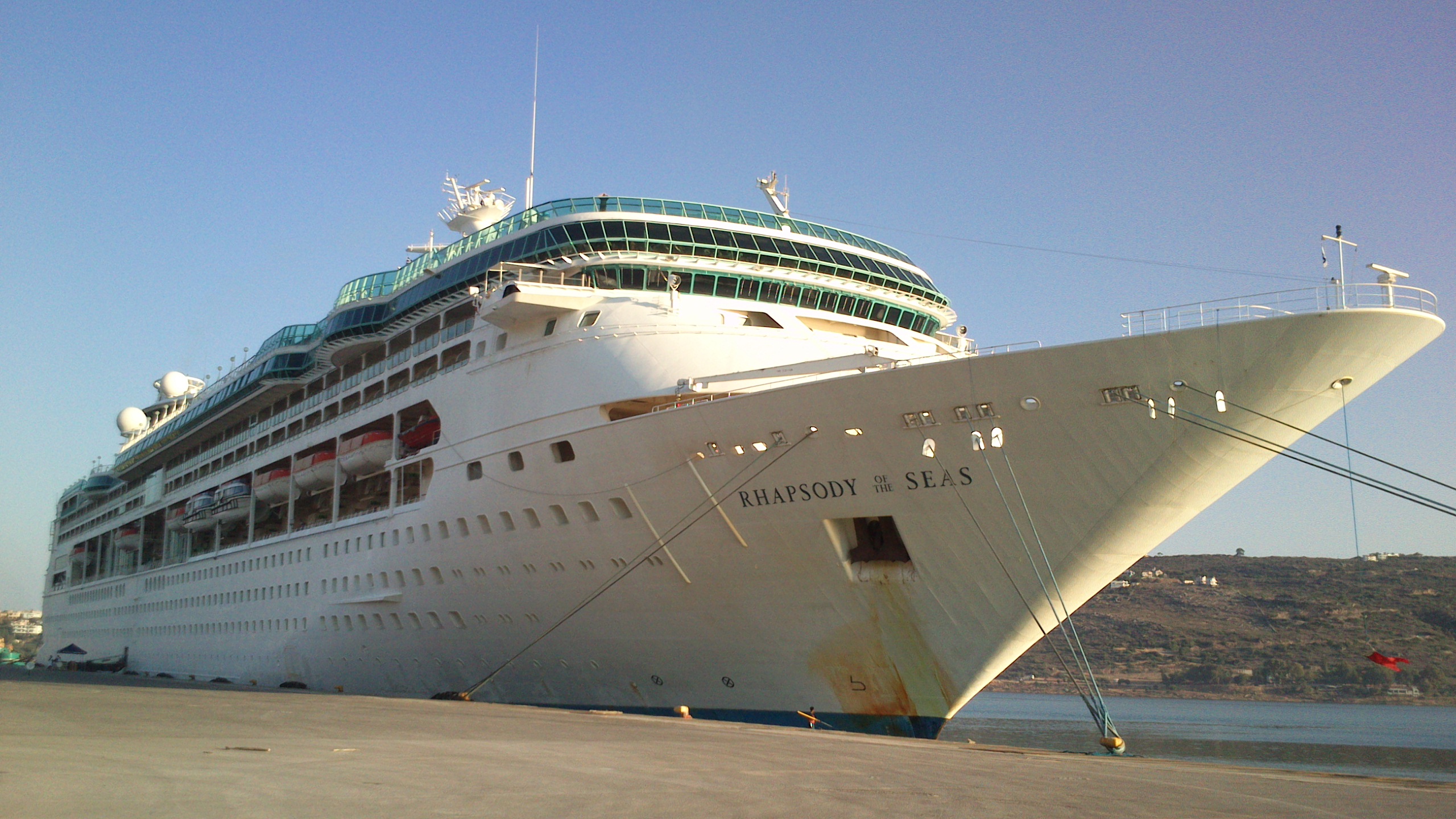 To κρουαζιερόπλοιο Rhapsody of the Seas στο Λιμάνι της Σούδας