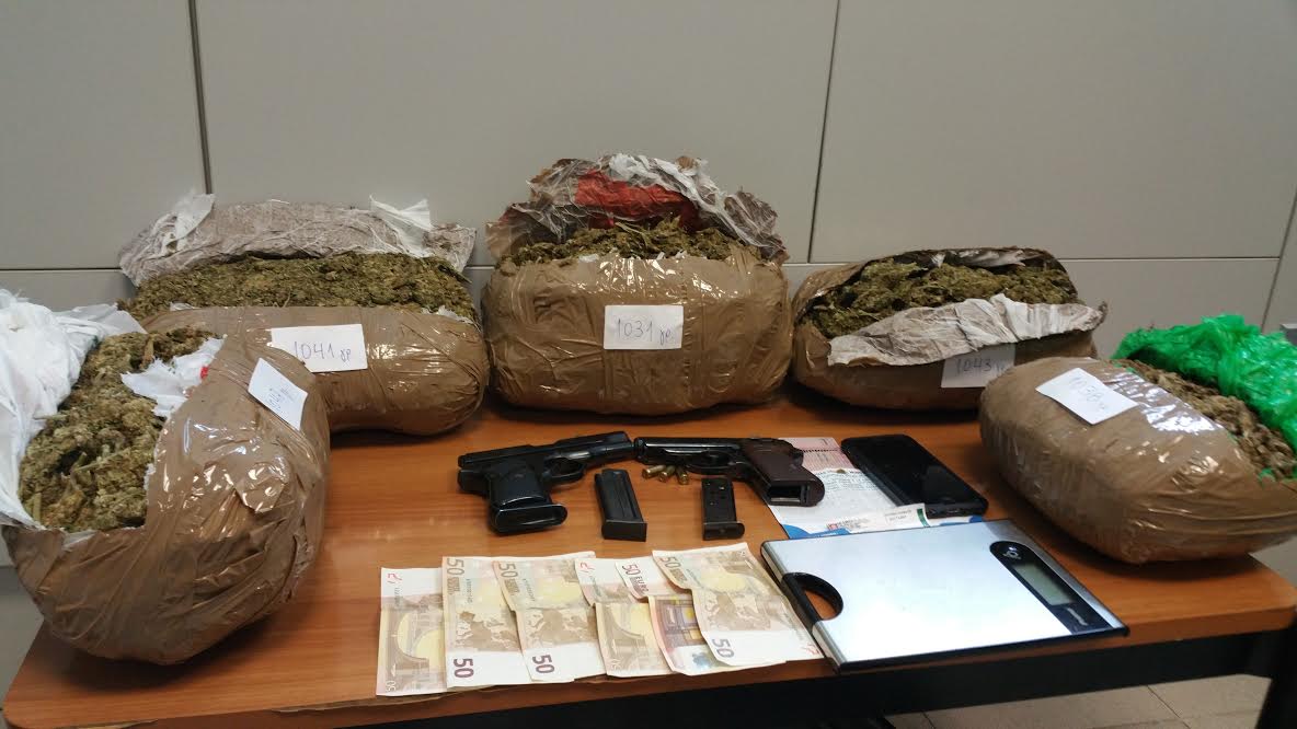 Συνελήφθη επιχειρηματίας του Ηρακλείου όπλα και ναρκωτικά (φωτο)