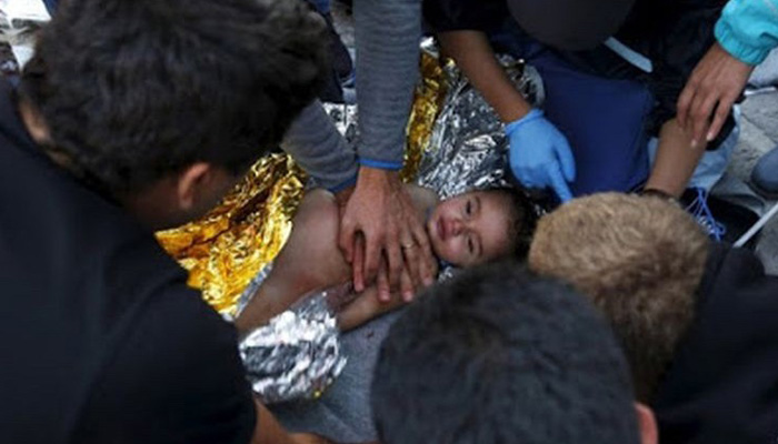 Δέκα νεκροί πρόσφυγες και παιδιά στον υγρό τάφο του Αιγαίου