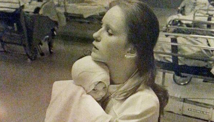 Μια νοσοκόμα, ένα μωρό με εγκαύματα και η συνάντησή τους μετά απο 38 χρόνια