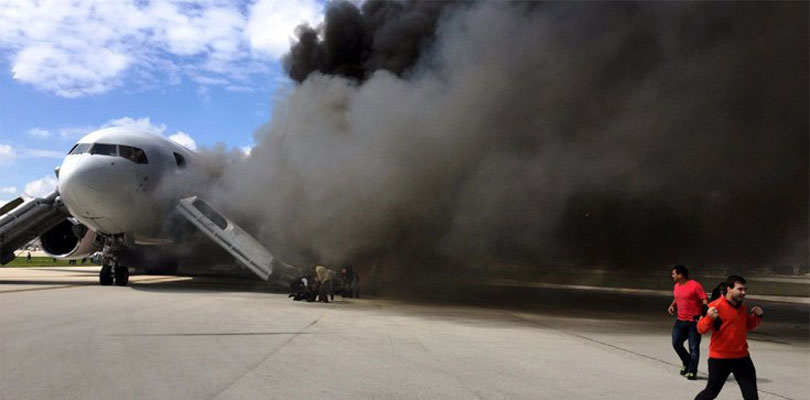 Επτά τραυματίες από φωτιά σε αεροσκάφος στη Φλόριντα