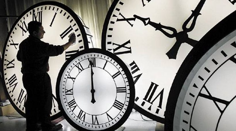 Δέκα πράγματα που μας συμβαίνουν όταν τα ρολόγια πηγαίνουν 1 ώρα πίσω