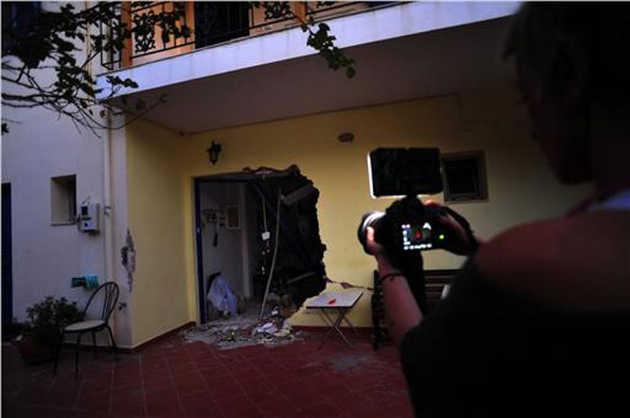 Μετρά τις πληγές της η Λευκάδα ένα 24ωρο μετά τον ισχυρό σεισμό