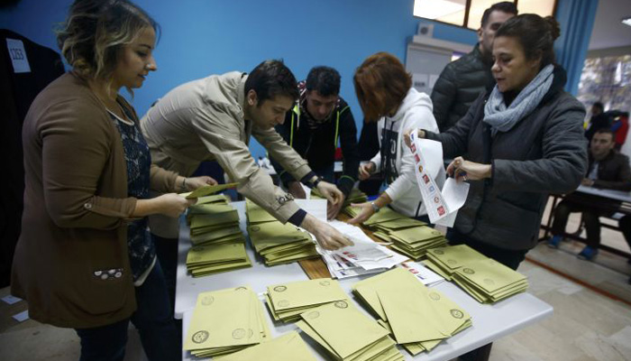 Επικράτηση του Ερντογάν δείχνουν τα πρώτα αποτελέσματα των εκλογών