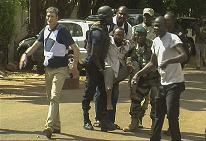 Έληξε η ομηρεία στο ξενοδοχείο, λέει το Μάλι – Πληροφορίες για 27 νεκρούς