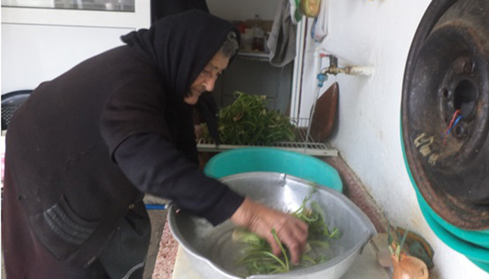 Η γιαγιά στην Κρήτη που έγινε 96 ετών τρώγοντας χόρτα