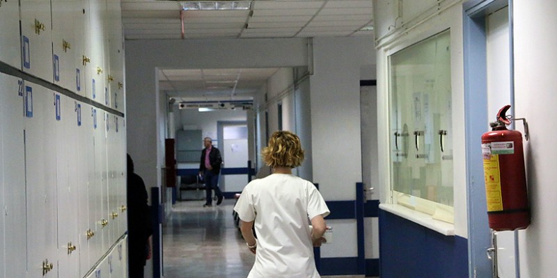 Χειροπέδες σε παράνομη αποκλειστική στο νοσοκομείο Χανίων