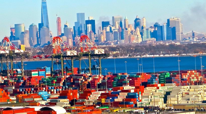 Φορτοεκφορτωτές έκλεισαν με αιφνιδιαστική απεργία το λιμάνι της Νέας Υόρκης