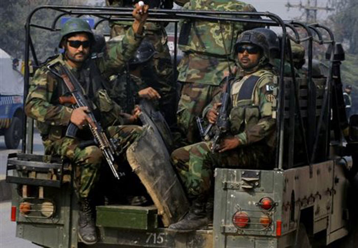 Τέσσερις στρατιώτες και δύο αστυνομικοί σκοτώθηκαν σε επιθέσεις στην Κουέτα