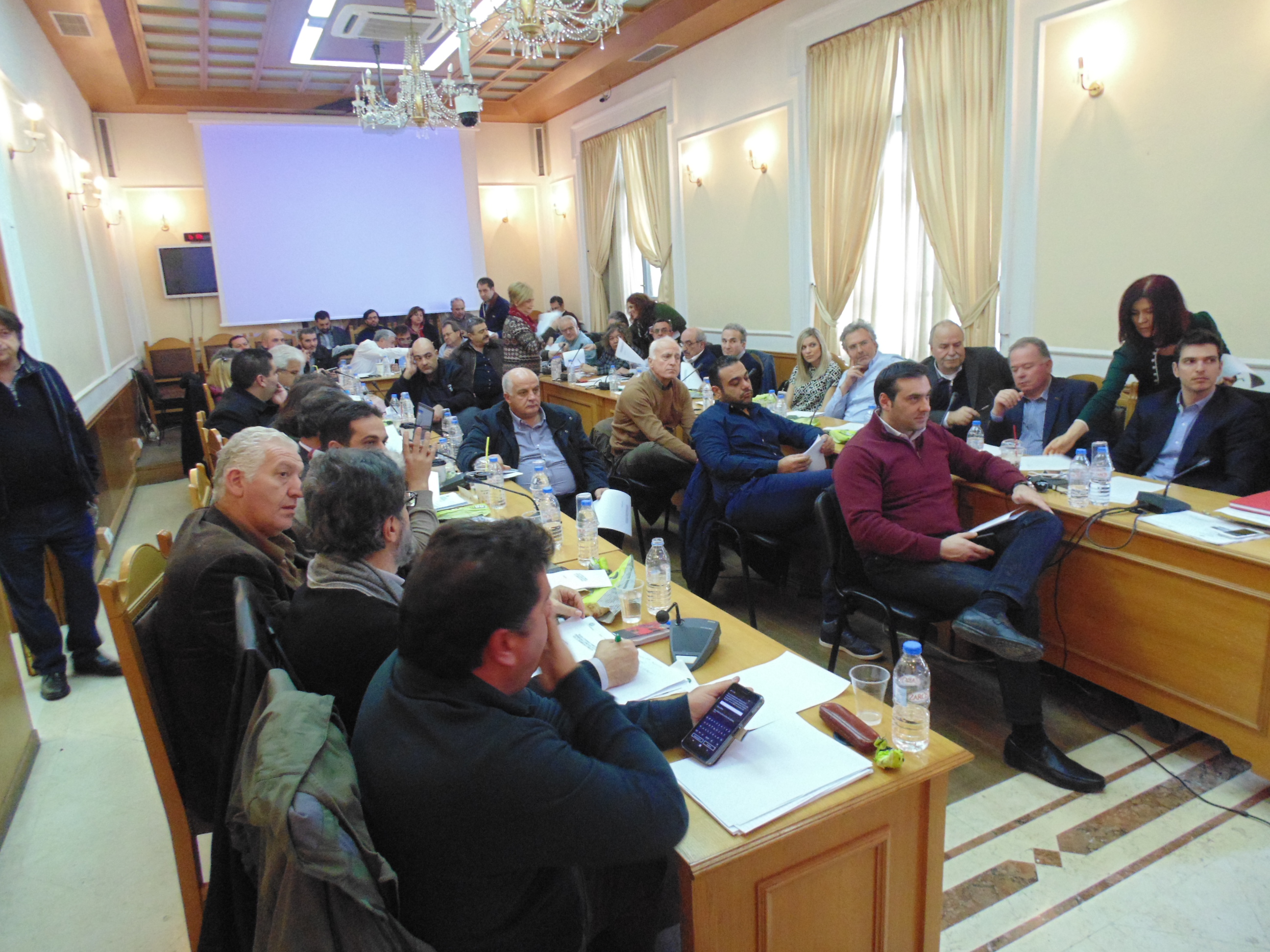 Σε εξέλιξη η συνεδρίαση του Περιφερειακού Συμβουλίου Κρήτης