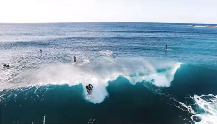Κι όμως δεν είναι surf στη Χαβάη αλλά στην Κρήτη! (βίντεο)