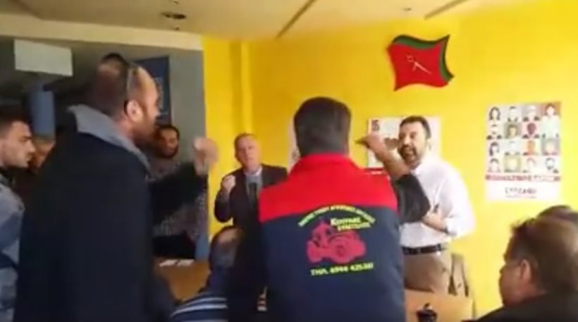 Σπάρτη: Αγρότες εισέβαλαν στα γραφεία του ΣΥΡΙΖΑ – Επεισόδιο με Αραχωβίτη